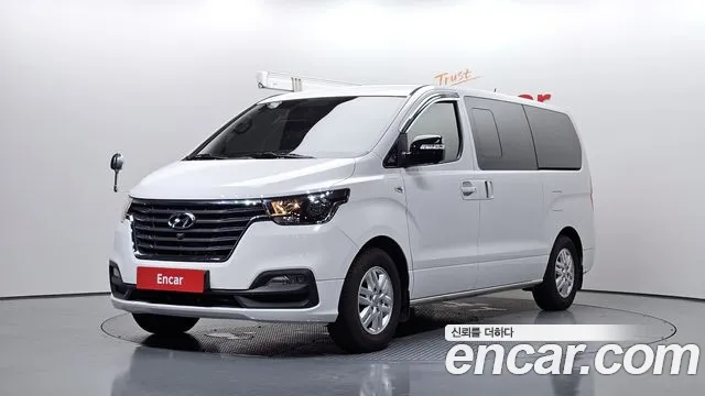 Hyundai Starex 2020 — photo 1