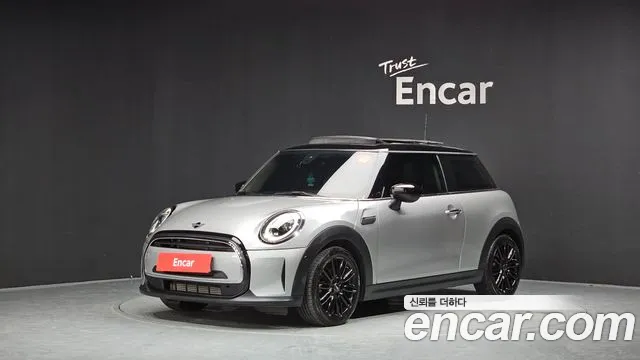 Mini Cooper 2024 — photo 1
