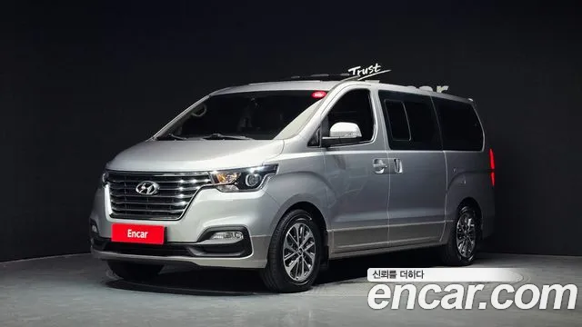 Hyundai Starex 2019 — photo 1