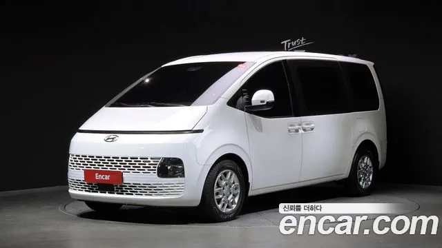 Hyundai Staria 2022 — photo 1