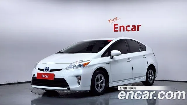 Toyota Prius 2013 — photo 1