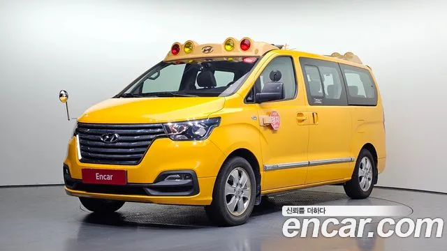 Hyundai Starex 2019 — photo 1