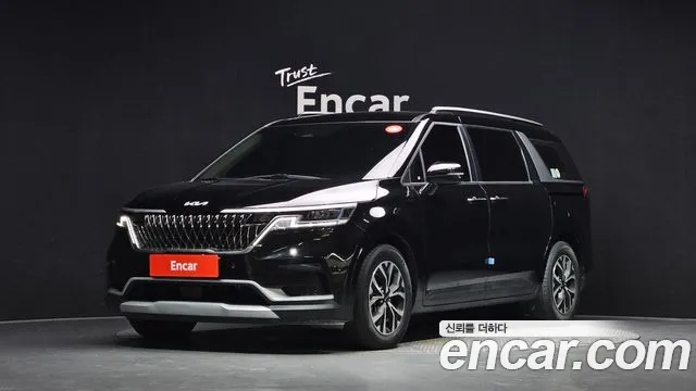 Kia Canival 2023 — photo 1
