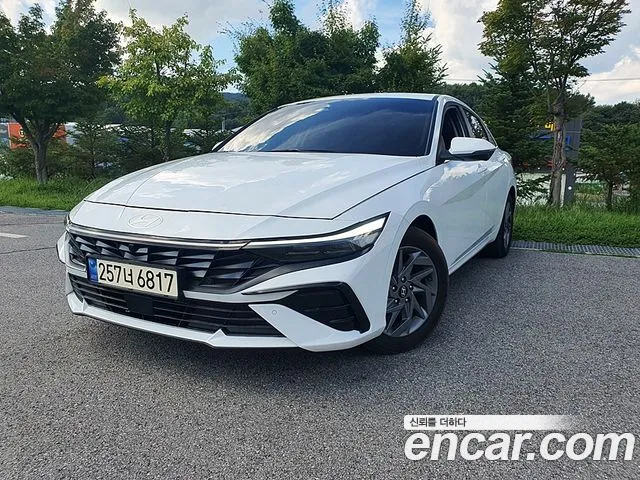 Hyundai AVANTE 2025 — photo 1