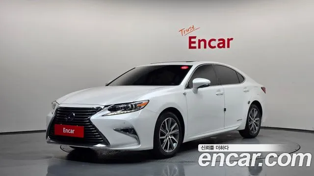Lexus ES 2017 — photo 1