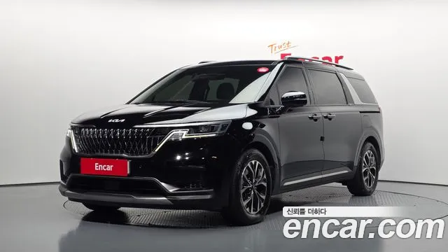 Kia Canival 2023 — photo 1