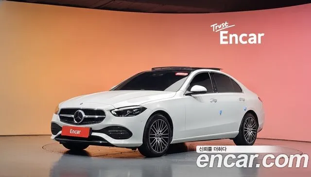 Mercedes-Benz C-Class 2025 — photo 1