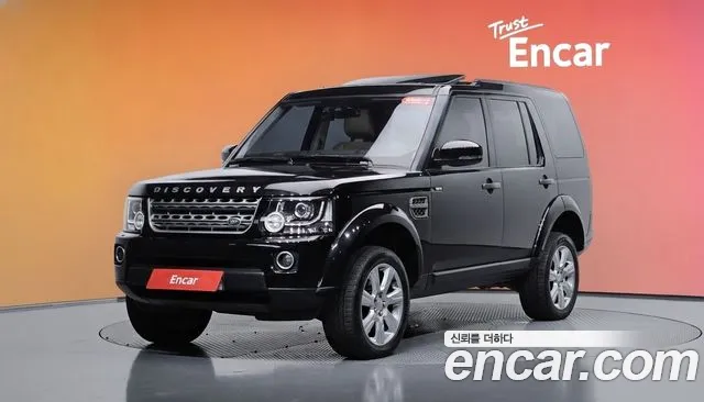 Land Rover Discovery 2016 — photo 1