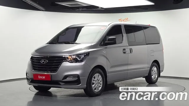 Hyundai Starex 2019 — photo 1