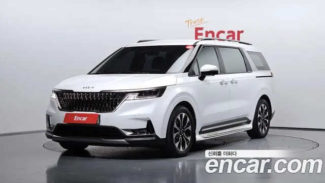 Kia Canival 2023 — photo 1