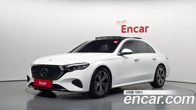 Mercedes-Benz E-Class 2025 — photo 1