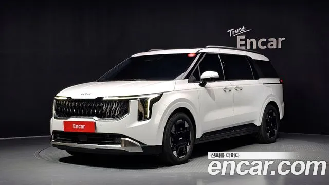 Kia Canival 2025 — photo 1