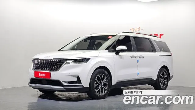 Kia Canival 2023 — photo 1
