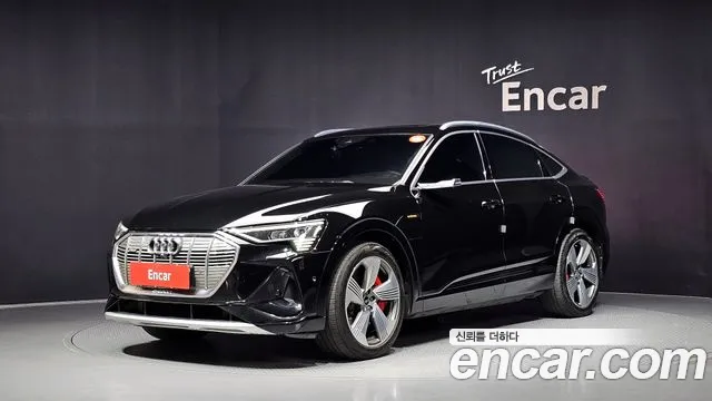 Audi e-tron 2021 — photo 1