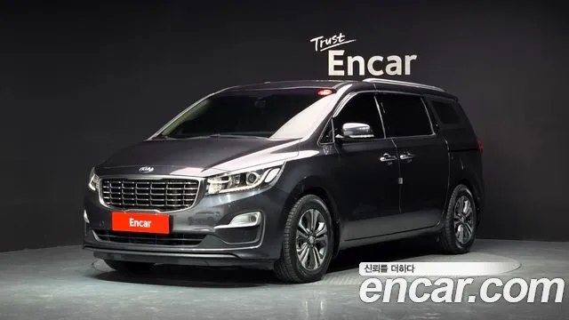 Kia Canival 2020 — photo 1