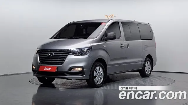 Hyundai Starex 2019 — photo 1