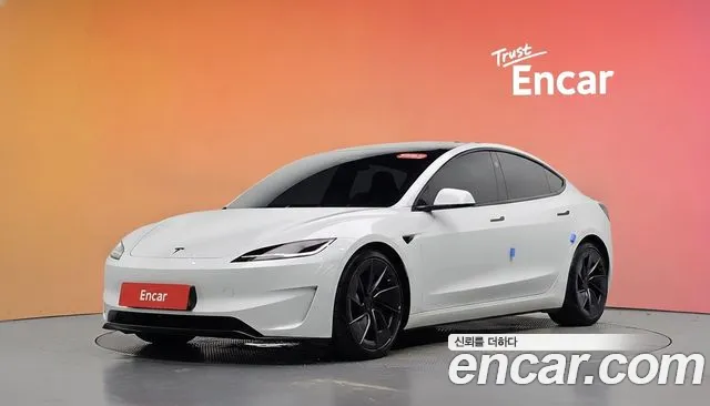 Tesla Model 3 2026 — photo 1