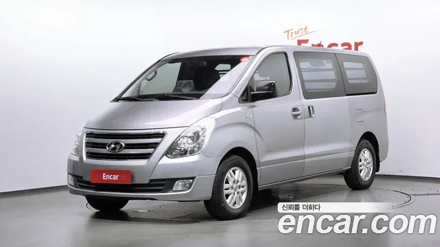Hyundai Starex 2017 — photo 1