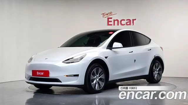 Tesla Model Y 2021 — photo 1