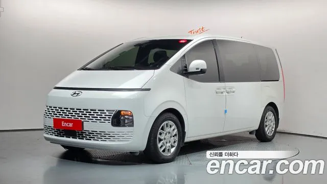 Hyundai Staria 2022 — photo 1