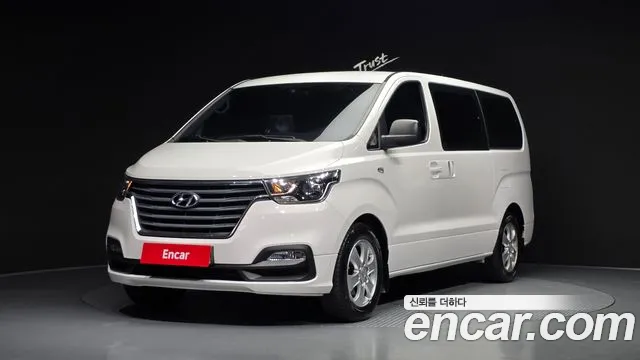 Hyundai Starex 2020 — photo 1