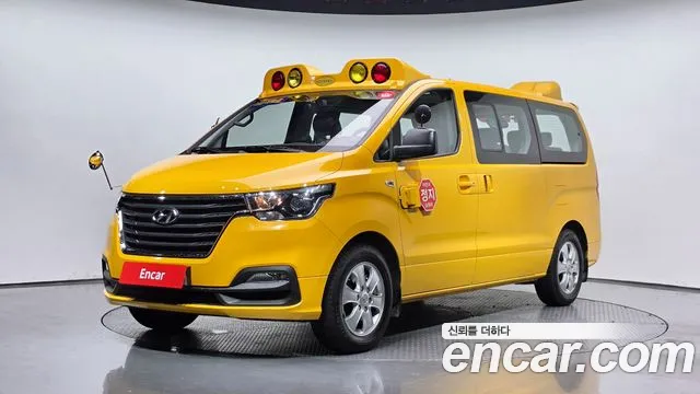 Hyundai Starex 2020 — photo 1