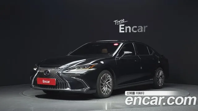 Lexus ES 2021 — photo 1