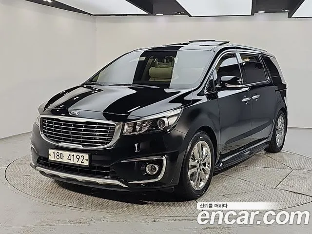 Kia Canival 2015 — photo 1
