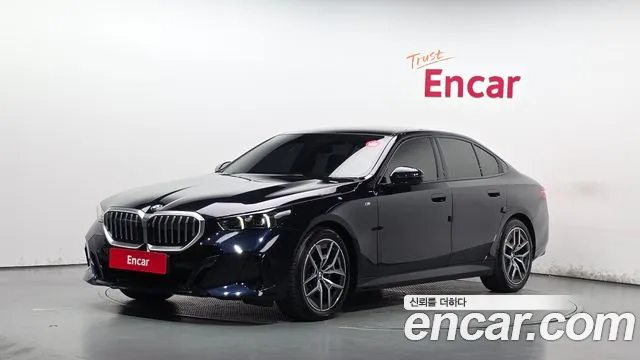 BMW 5-Series 2025 — photo 1