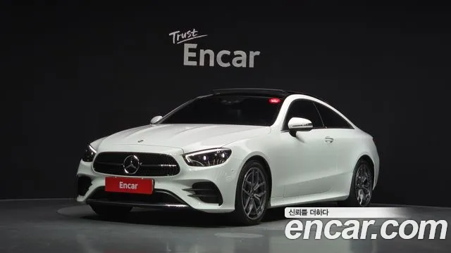 Mercedes-Benz E-Class 2022 — photo 1