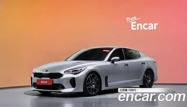 Kia Stinger 2018 — photo 1