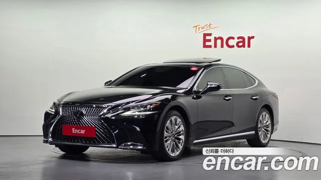 Lexus LS 2018 — photo 1