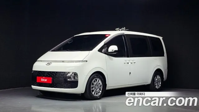 Hyundai Staria 2022 — photo 1