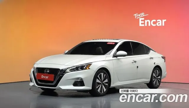 Nissan Altima 2019 — photo 1