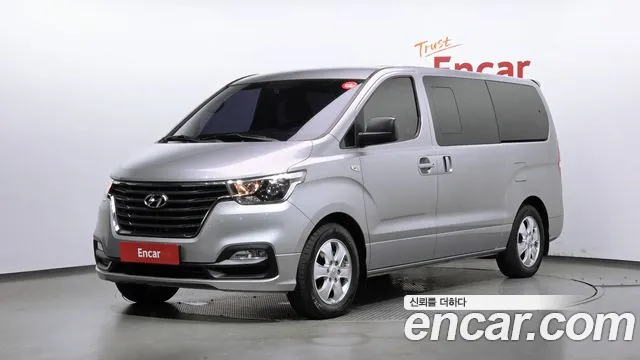 Hyundai Starex 2019 — photo 1