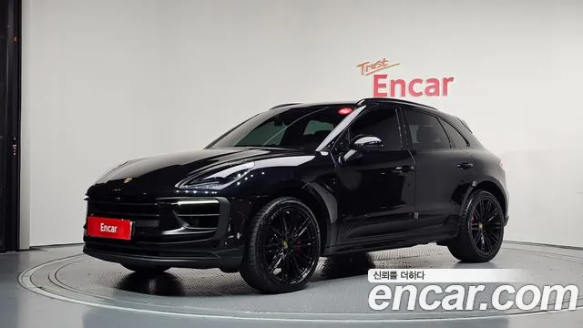 Porsche Macan 2015 — photo 1