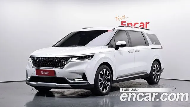 Kia Canival 2023 — photo 1