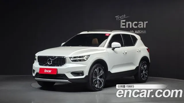 Volvo XC40 2021 — photo 1