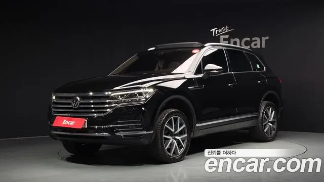 Volkswagen Touareg 2023 — photo 1