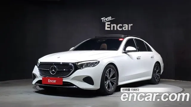 Mercedes-Benz E-Class 2025 — photo 1