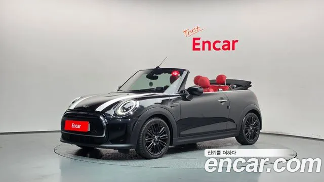 Mini Cooper Convertible 2024 — photo 1