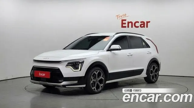 Kia Niro 2023 — photo 1
