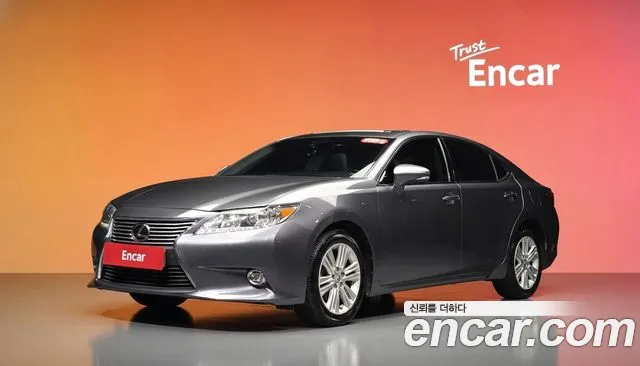 Lexus ES 2015 — photo 1