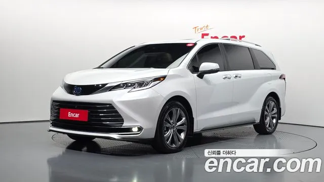 Toyota Sienna 2024 — photo 1