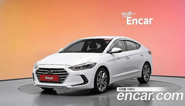 Hyundai AVANTE 2017 — photo 1