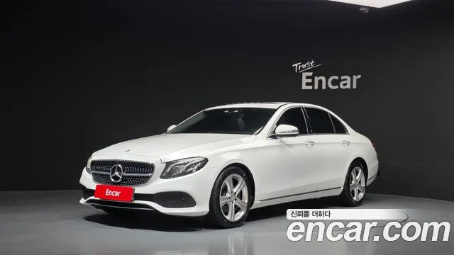 Mercedes-Benz E-Class 2017 — photo 1