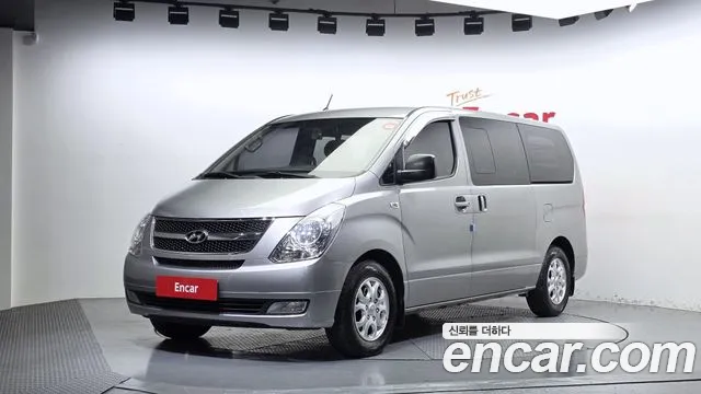 Hyundai Starex 2012 — photo 1
