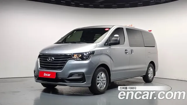 Hyundai Starex 2021 — photo 1