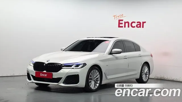 BMW 5-Series 2018 — photo 1