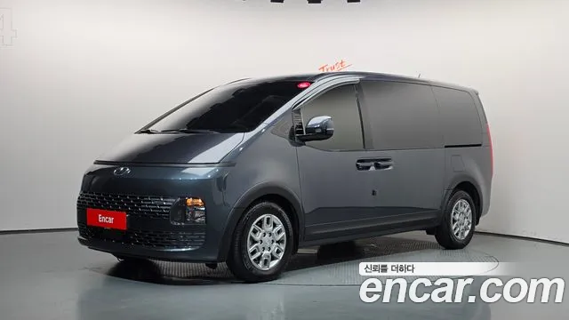 Hyundai Staria 2022 — photo 1